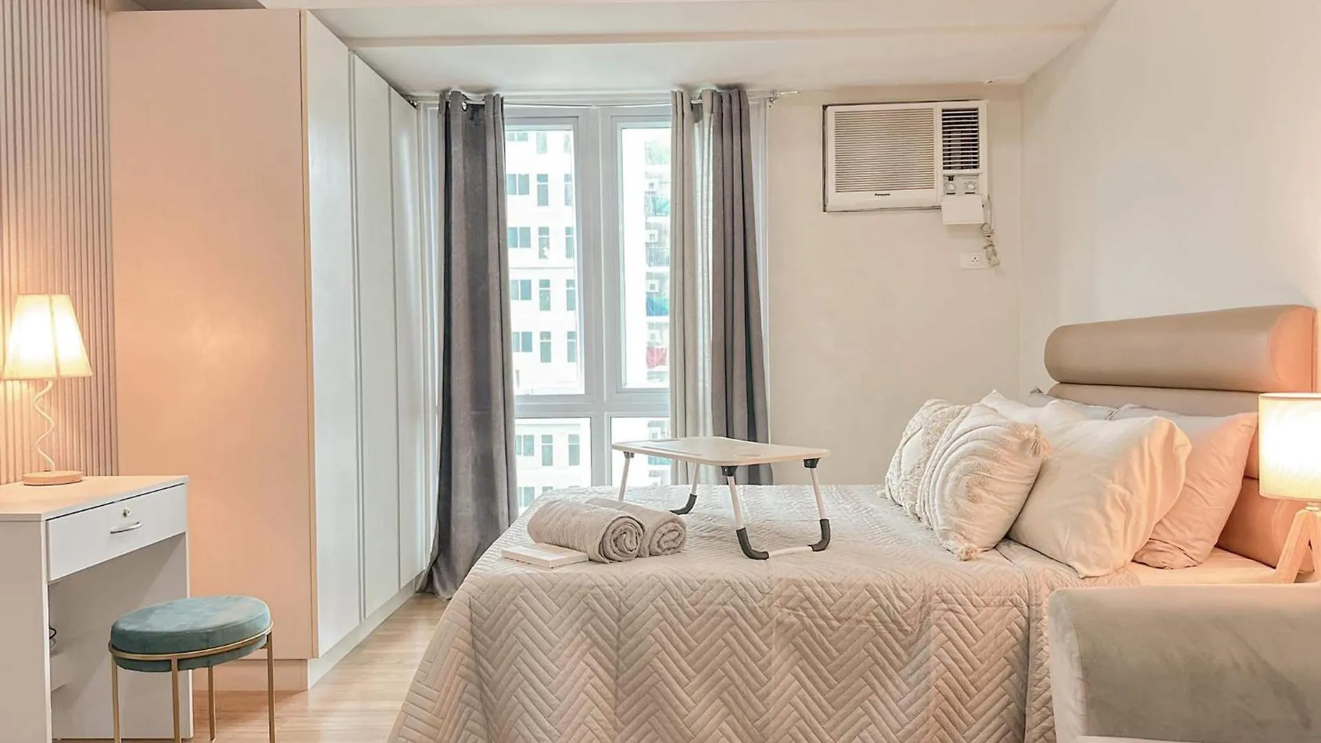 Abreeza Place Wifi & Netflix Davao City Filippinerna